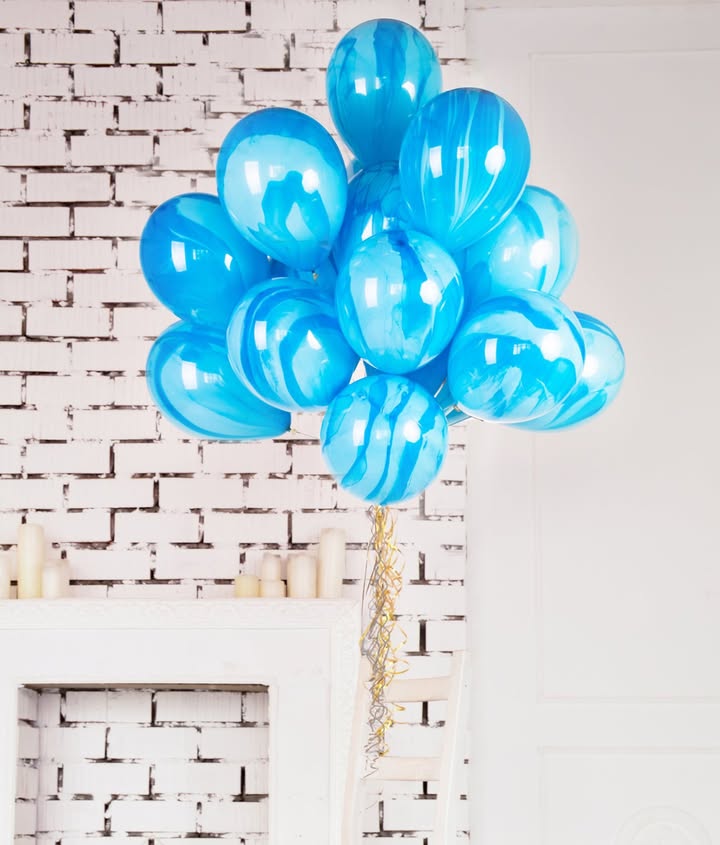 This air balloon for a party from Moscow magazine party attribute -  https://uns...